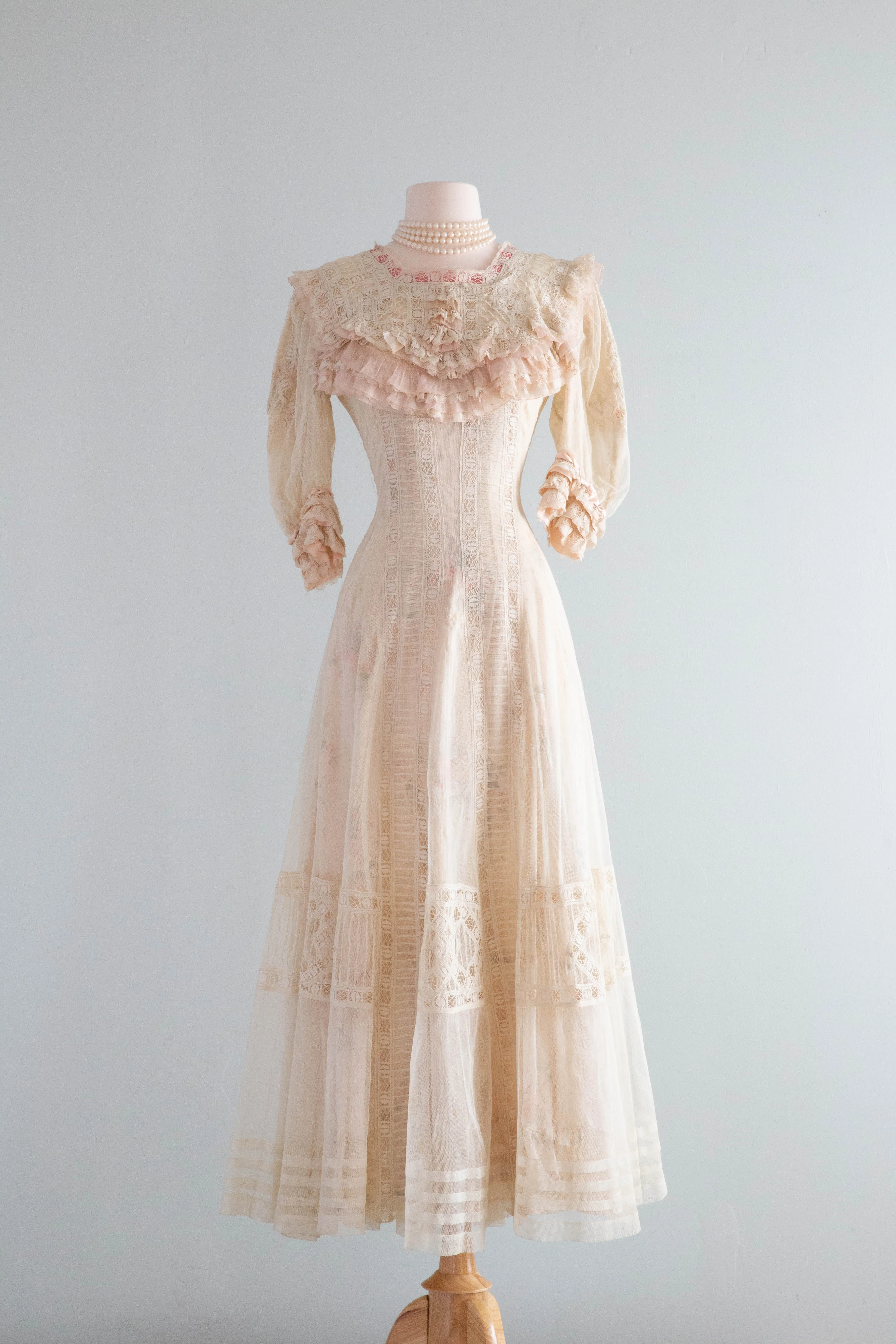 Beautiful 1900's Edwardian Net Lace & Pink Floral Wedding Tea Gown / Small