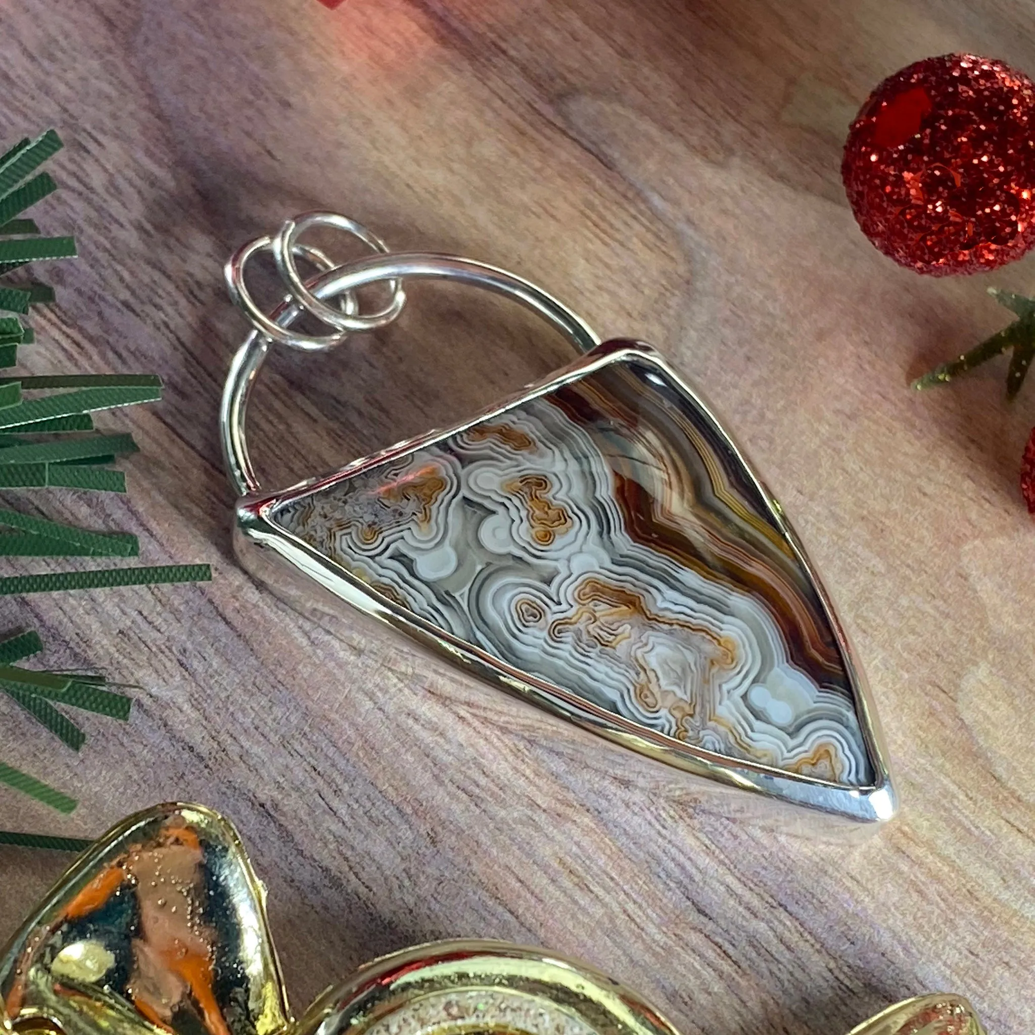 Laguna Lace Agate Pendant